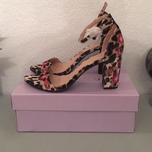 Brand new Madden Girl Behave Leo Heels